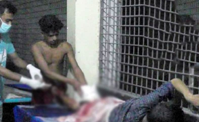 মামাতো ভাইয়ের পা কেটে উল্লাসে মাতলো ফুফাতো ভাই