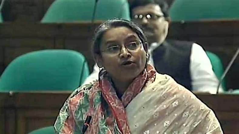 মোবাইল ও ইন্টারনেটের ওপর প্রস্তাবিত শুল্ক প্রত্যাহারের প্রস্তাব শিক্ষামন্ত্রীর