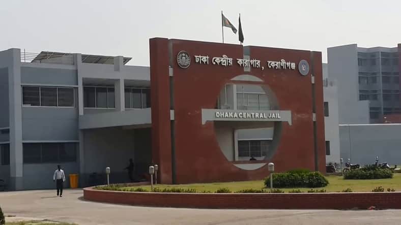 দেশের ভাবমূর্তি ক্ষুন্ন করার চেষ্টা, ২১৯ প্রবাসীকে কারাগারে পাঠালো সরকার