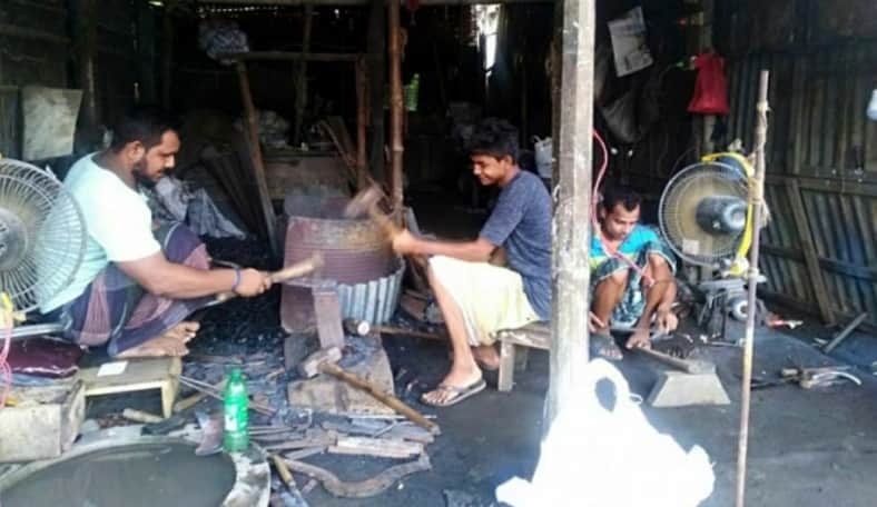 টুং-টাং শব্দে মুখর হয়ে ওঠেছে গাজীপুর