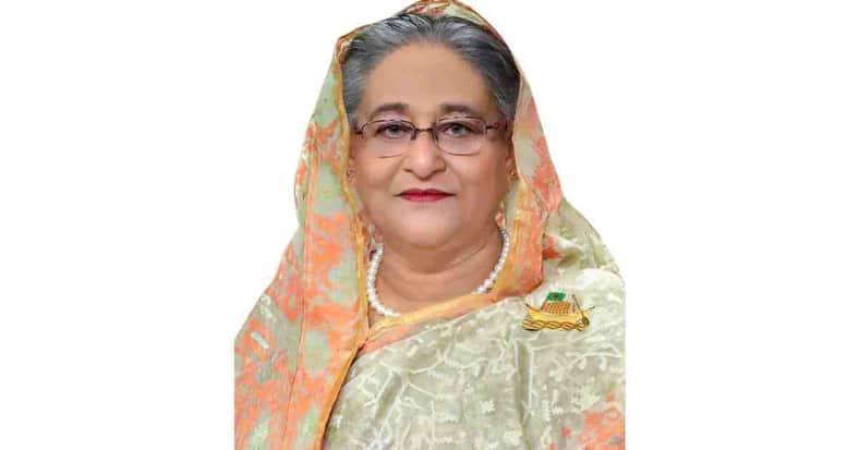 সাবেক মুখ্য সচিব ড. সৈয়দ আব্দুস সামাদের কফিনে প্রধানমন্ত্রীর শ্রদ্ধা