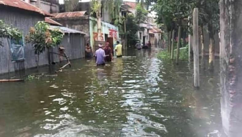 কালিয়াকৈরে বিস্তীর্ণ অঞ্চল বন্যায় প্লাবিত