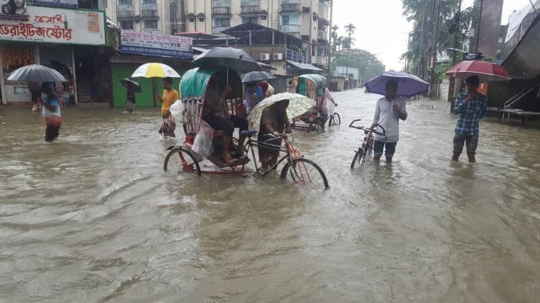 বন্যার পানিতে ভাসছে সুনামগঞ্জের গ্রাম-জনপদ