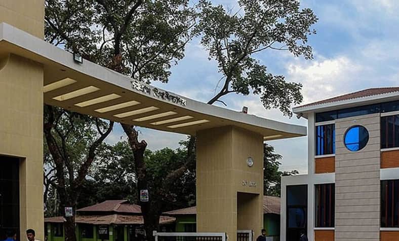 ১৪ দিনের লকডাউন শুরু চবি ক্যাম্পাসে
