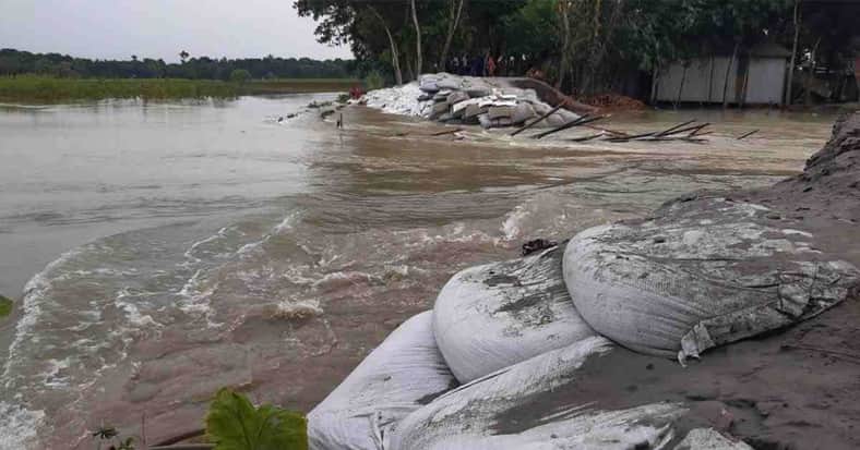 ফরিদপুরে আবারও ভেঙে গেছে শহররক্ষা বাঁধ