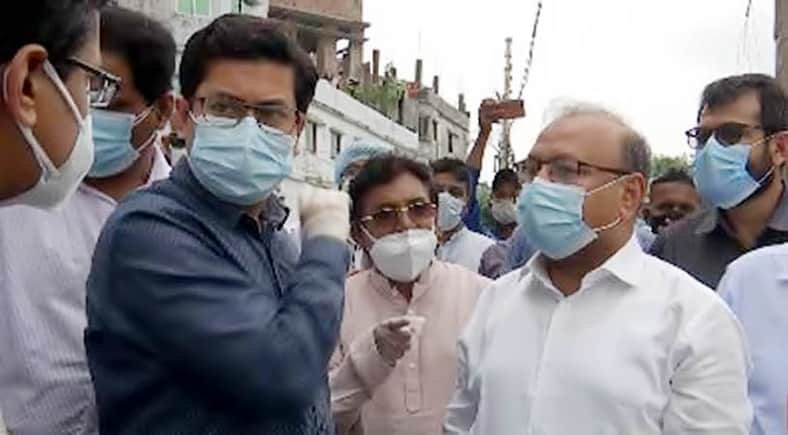 ‘এখনই আমার সঙ্গে চলেন, আপনাকে খালের পরিস্থিতি দেখাবো’