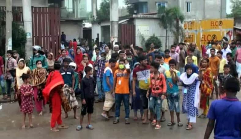 গাজীপুরে পোশাক শ্রমিকদের মহাসড়ক অবরোধ