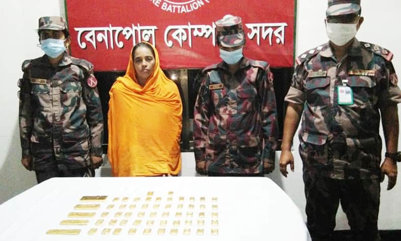 ৯ কেজি ২০০ গ্রাম স্বর্ণসহ নারী আটক
