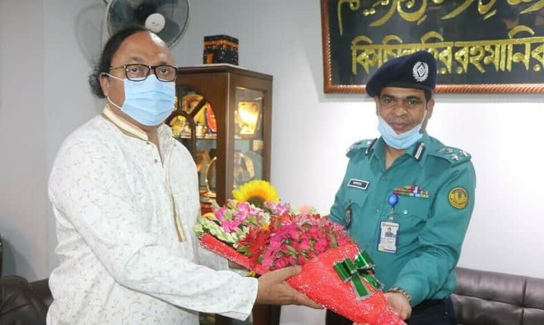 রাজশাহী সিটি মেয়রের সাথে সৌজন্য সাক্ষাৎ করলেন আরএমপি কমিশনার