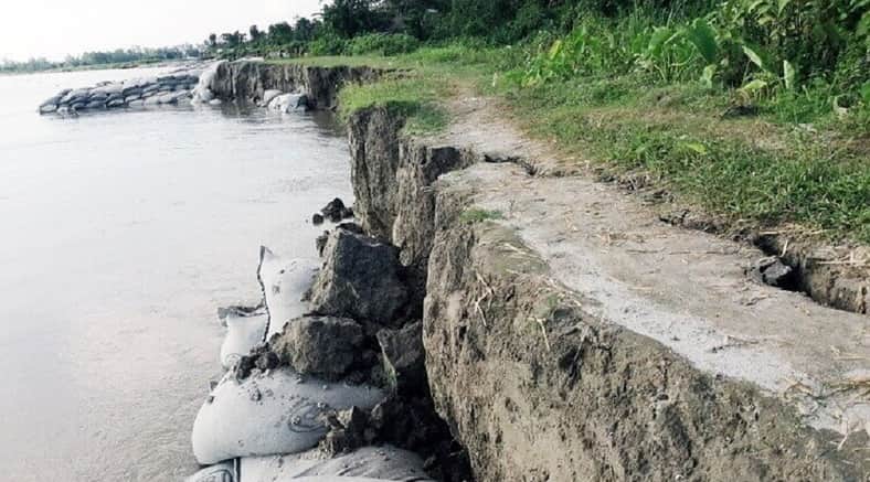বাগেরহাটে মধুমতির ভাঙ্গনে নিঃস্ব ২ গ্রামের অনেক মানুষ