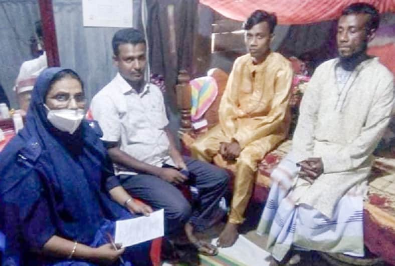 বিয়ের আসরে না যেতেই বাবাসহ থানায় আটক বর!