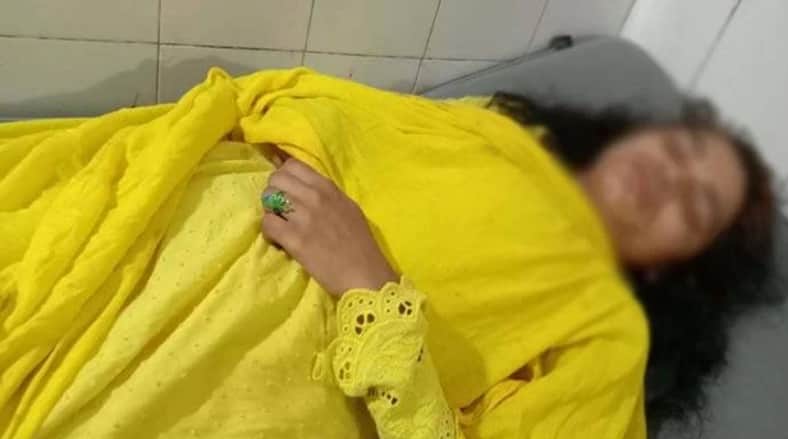 বিয়ের দাবিতে প্রেমিকের বাড়িতে এসে পিটুনি খেয়ে হাসপাতালে তরুণী