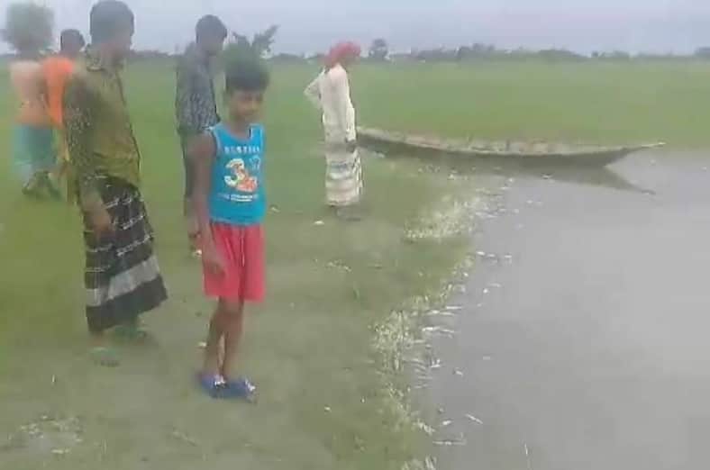 মানিকগঞ্জে বিষ প্রয়োগে নদীর মাছ নিধন, ভোগান্তিতে এলাকাবাসী