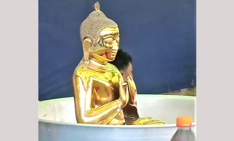বুদ্ধমূর্তিটি ৮০০ বছরের পুরনো