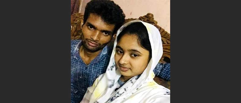 বাবা করল অপহরণ মামলা, মেয়ে বলছে স্বেচ্ছায় এসেছি
