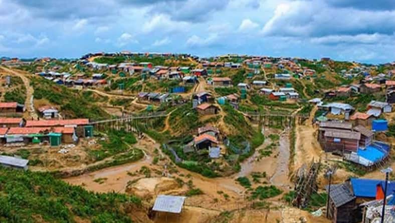 রোহিঙ্গা শিবিরে দু’পক্ষের সংঘর্ষে নিহত ২