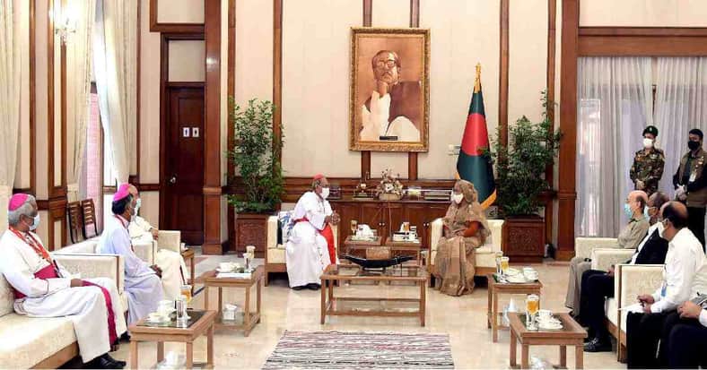 সুবিধাবঞ্চিত মানুষের পাশে দাঁড়ান: প্রধানমন্ত্রী