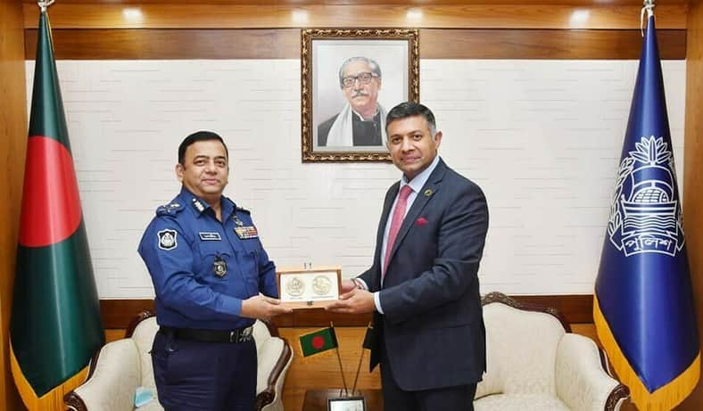 আইজিপি’র সঙ্গে ভারতীয় হাইকমিশনারের সৌজন্য সাক্ষাৎ