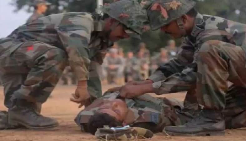 জম্মু-কাশ্মীরে নিরাপত্তা বাহিনীর সঙ্গে সংঘর্ষে ৪ গেরিলা নিহত