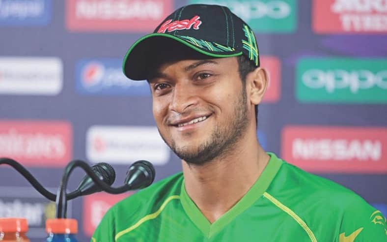 মেসি বার্সা ছাড়ুক চাচ্ছিলেন সাকিব