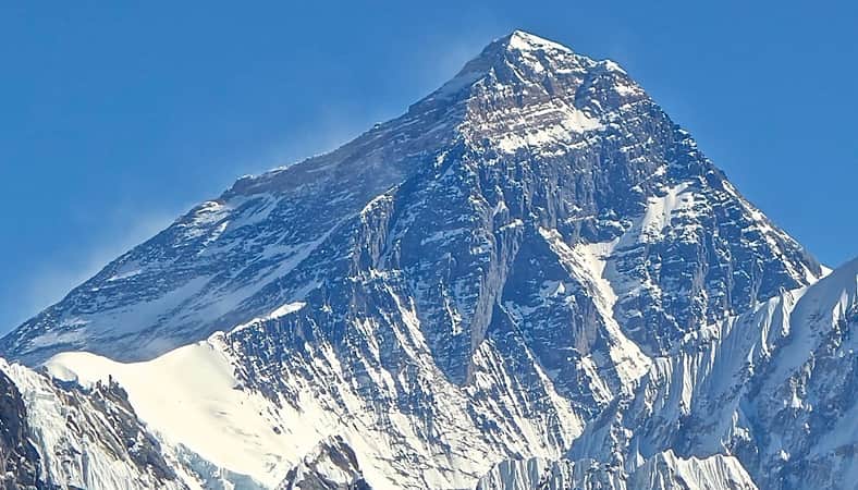 উচ্চতা বাড়লো এভারেস্টের