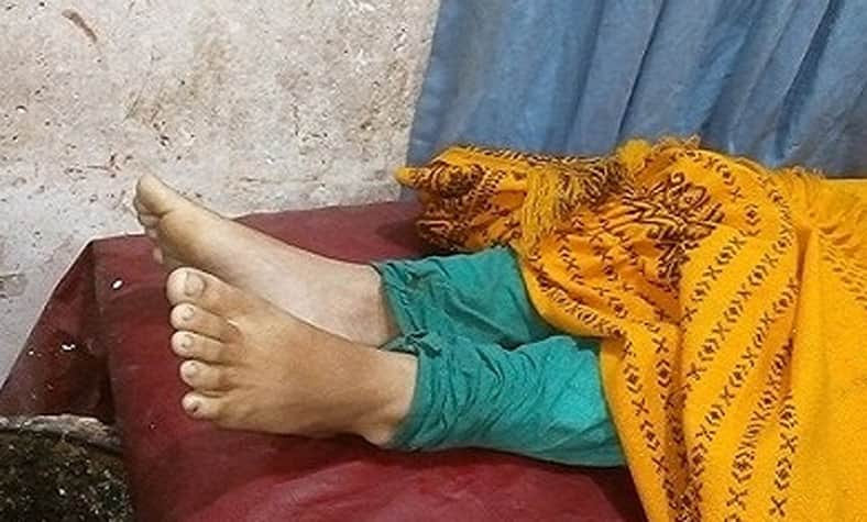 কিশোরীর কীটনাশক পান, হাসপাতালে না নিয়ে খাওয়ানো হলো টক!