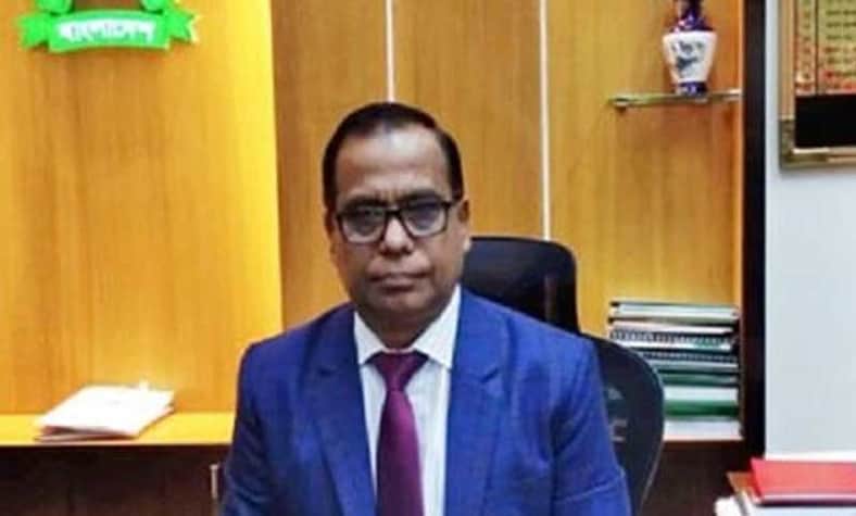 দুই প্রার্থী মারামারি করেছেন, এ দায় তাদের: ইসি সচিব
