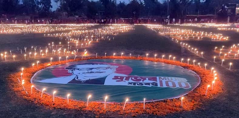 লাখো প্রদীপ জ্বালিয়ে ভাষাশহীদদের স্মরণ