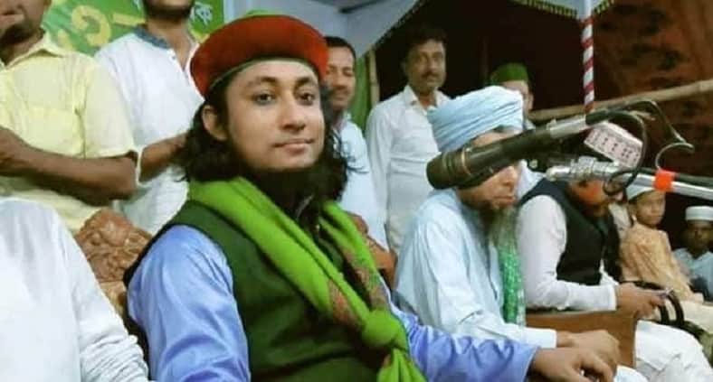 আলোচিত বক্তা তাহেরি এবার পাহাড়ি দ্বীপে
