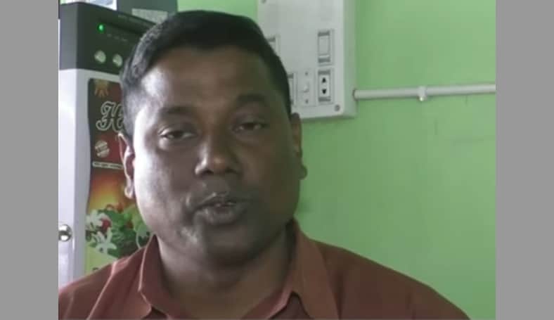 কাউন্সিল নির্বাচিত হয়েও এখনো চা বিক্রি করেন রাজ্জাক!