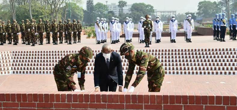 জাতীয় স্মৃতিসৌধে মালদ্বীপের রাষ্ট্রপতির শ্রদ্ধা