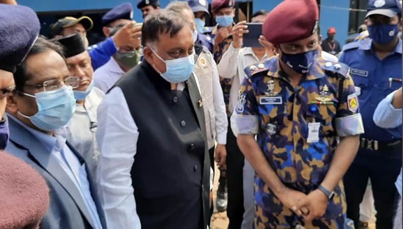 রোহিঙ্গা ক্যাম্পে আগুনের ঘটনা দুরভিসন্ধিমূলক হলে ব্যবস্থা: স্বরাষ্ট্রমন্ত্রী