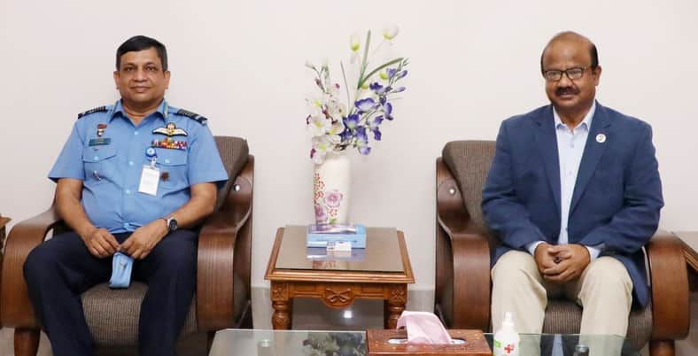 প্রতিরক্ষা মন্ত্রণালয়ের সিনিয়র সচিবের সঙ্গে বিমানবাহিনী প্রধানের সাক্ষাৎ