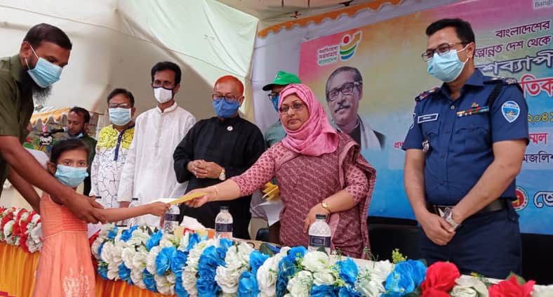 উন্নয়ন অব্যাহত রাখতে সবাইকে একযোগে কাজ করতে হবে: ডিসি