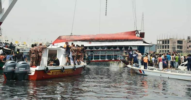 শীতলক্ষ্যা থেকে আরও ৫ জনের মরদেহ উদ্ধার, লঞ্চডুবিতে নিহত বেড়ে ৩৫