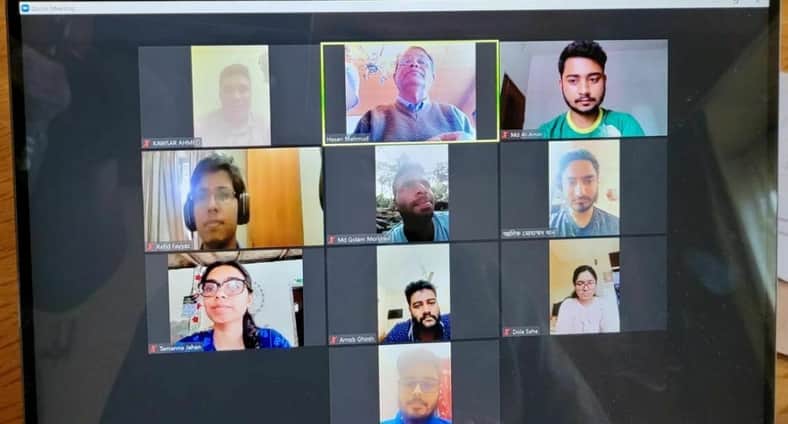বিদেশ থেকেও অনলাইনে বিশ্ববিদ্যালয়ের ক্লাস নিচ্ছেন ড. হাছান মাহমুদ