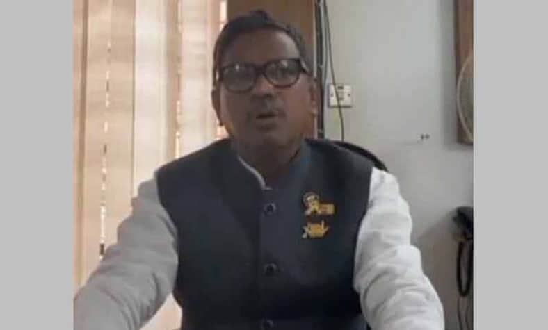 ফেসবুক লাইভে কাদের মির্জা, রক্তপাত-সংঘর্ষ বন্ধের প্রস্তাব