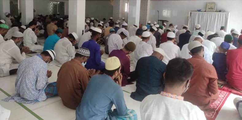 করোনা আক্রান্ত খালেদা জিয়ার সুস্থতা কামনায় বিভিন্ন মসজিদে দোয়া
