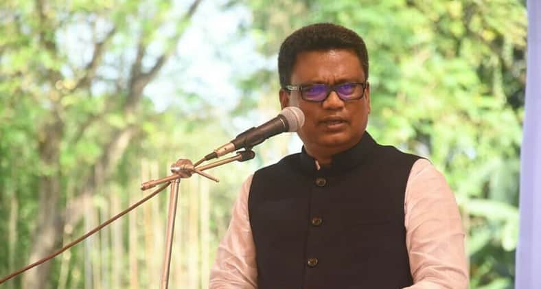 হেফাজতকে যে চ্যালেঞ্জ ছুড়ে দিলেন হুইপ স্বপন