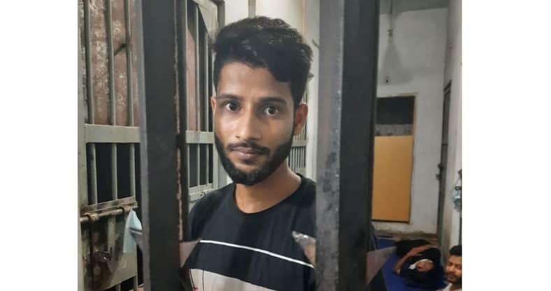 ওয়েটার থেকে হঠাৎ পুলিশের এএসপি, শেষ রক্ষা হলো না জাকারিয়ার