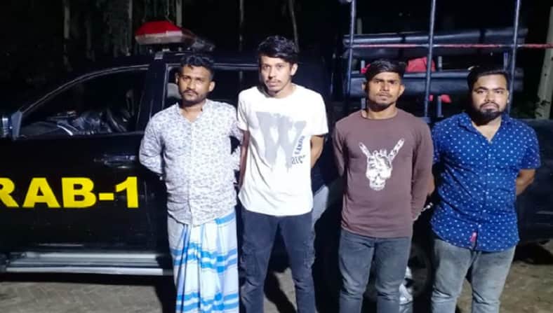 র্যাবের হাতে ‘কাকা বাহিনীর’ প্রধানসহ গ্রেপ্তার ৪