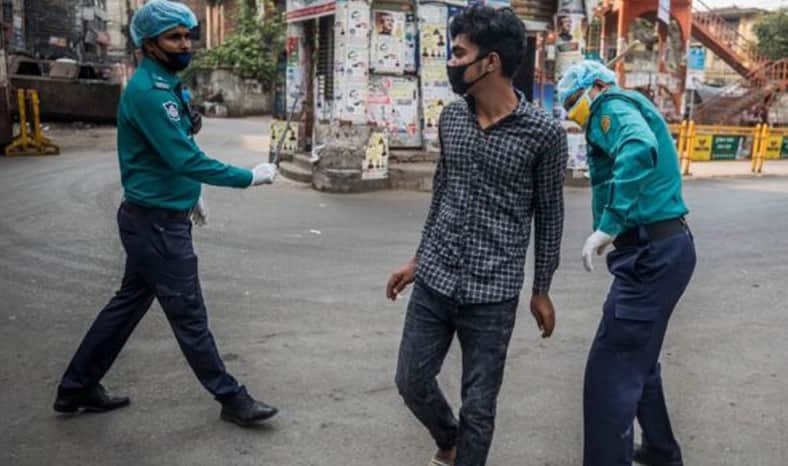লকডাউনে প্রয়োজন ছাড়া বের হলেই গ্রেপ্তার
