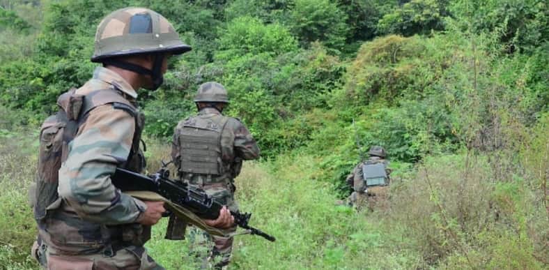 কাশ্মীরে সেনা এনকাউন্টারে লস্কর-ই-তৈয়বার শীর্ষ নেতাসহ নিহত ৩