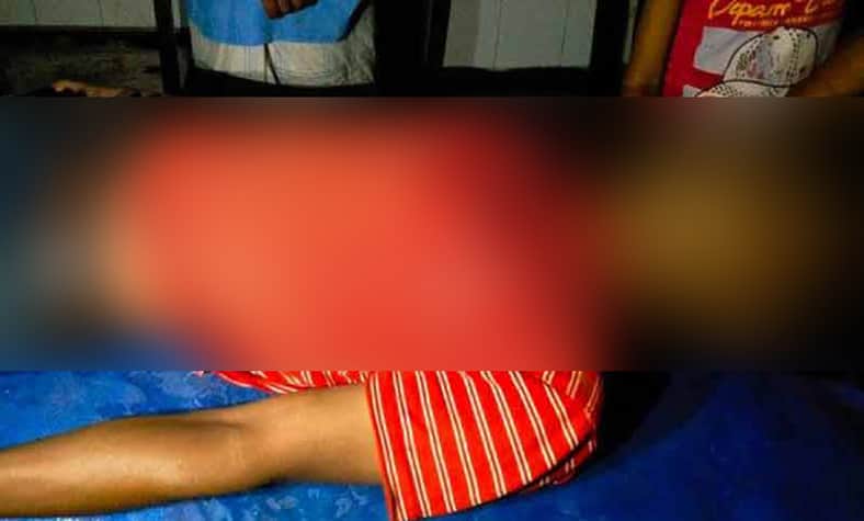 স্ট্রোক করে খেলার মাঠেই প্রাণ গেল মেধাবী শিক্ষার্থীর