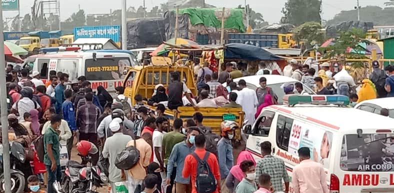 রাজধানী ছাড়ছে মানুষ, শিমুলিয়া-বাংলাবাজার নৌরুটে জনস্রোত