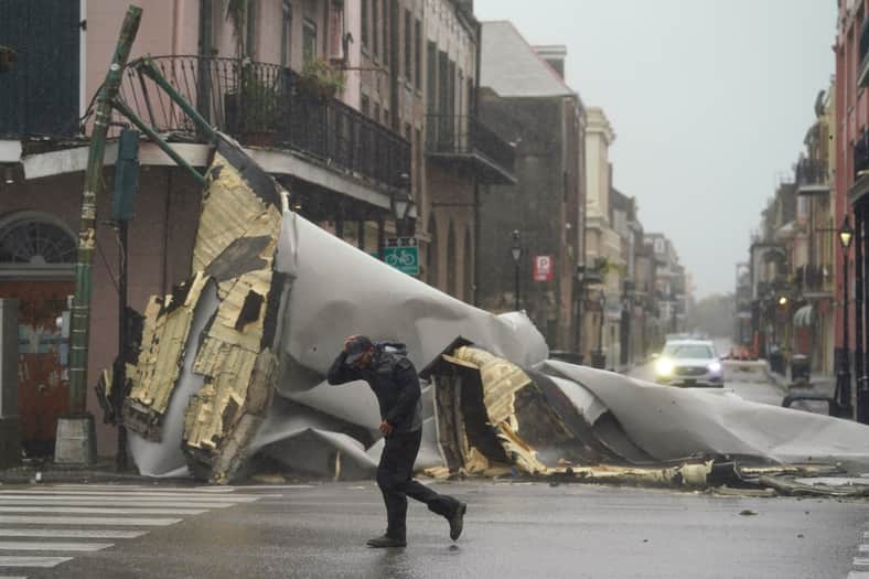 হারিকেন আইডার আঘাতে বিদ্যুৎ বিচ্ছিন্ন যুক্তরাষ্ট্রের শহর