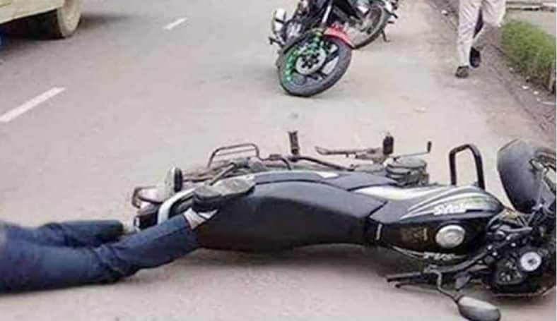 ব্রিজের সঙ্গে ধাক্কা লেগে ২ মোটরসাইকেল আরোহী নিহত