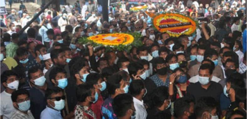 ২১ আগস্টের শহীদ বেদীতে আওয়ামী লীগের শ্রদ্ধা