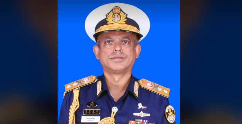কোস্ট গার্ড ডিজি’র দ্বায়িত্ব গ্রহণ করলেন রিয়ার এডমিরাল আশরাফুল