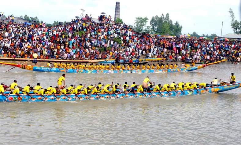 ইছামতীতে নৌকাবাইচ, আনন্দে ভাসল দুই পাড়ের মানুষ